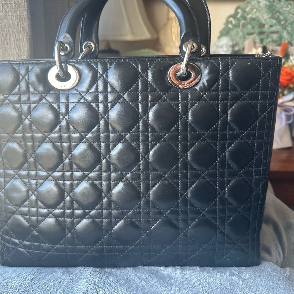 FLASHHHHH SALEEE Lady Dior large Lady Dior - with sign of usage in perfect shape